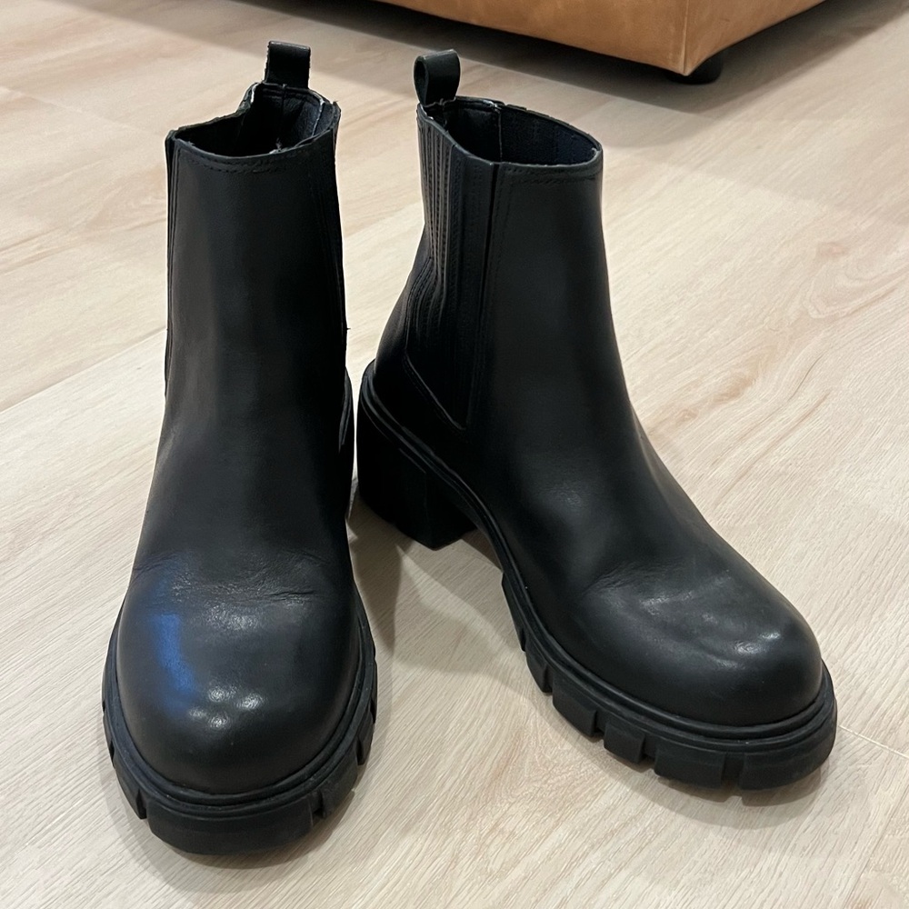 STEVE MADDEN boots